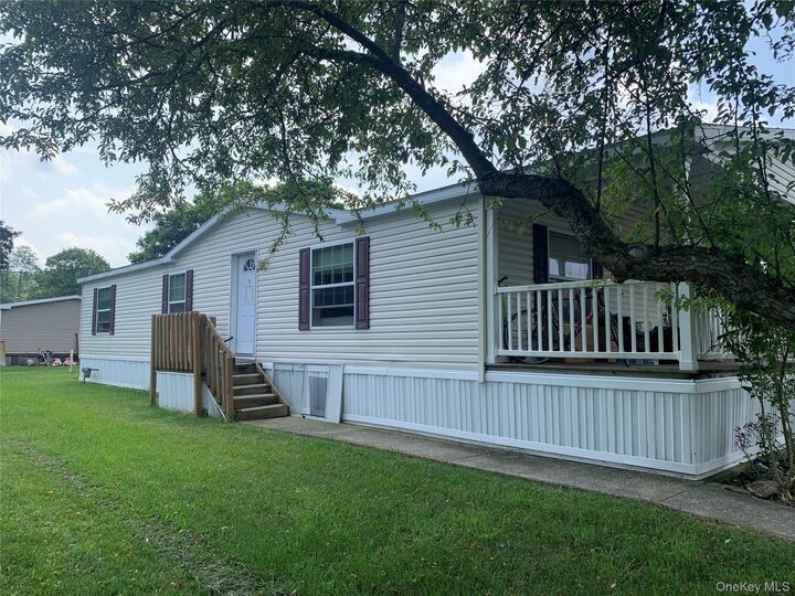 Property Photo:  37 East Avenue  NY 10992 