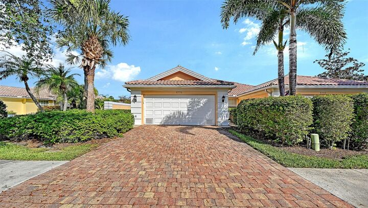 Property Photo:  5770 Ivrea Drive  FL 34238 