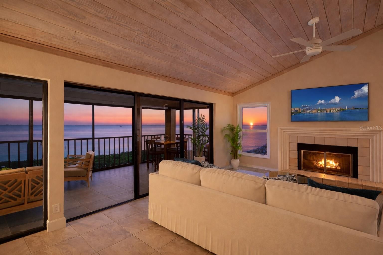 Property Photo:  4535 Bay Club Drive  FL 34210 