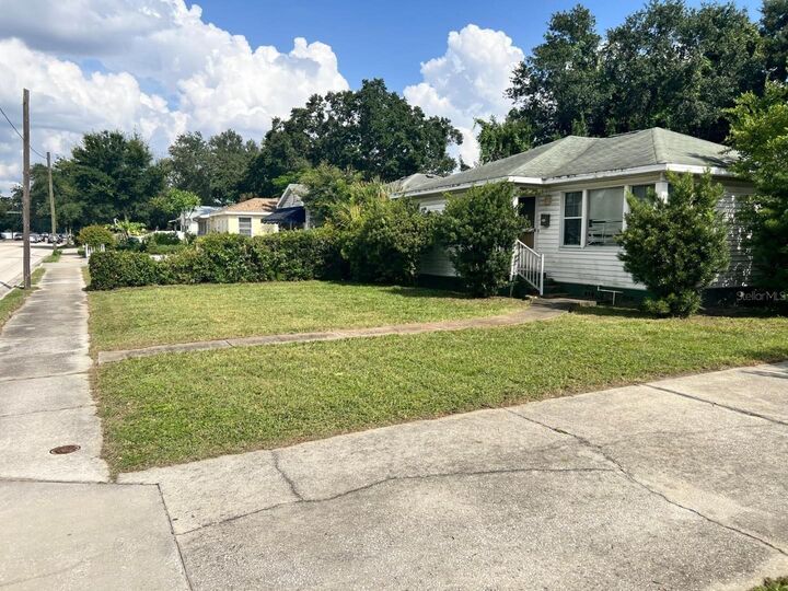 Property Photo:  3620 W Azeele Street  FL 33609 