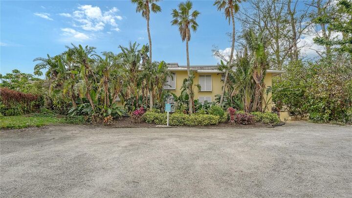Property Photo: 5311 Gulf Of Mexico Drive 3 FL 34228