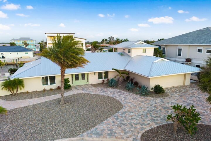 Property Photo: 3611 Plumosa Terrace FL 34210