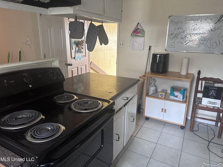 Property Photo:  2110 Cleveland Avenue  MS 39567 