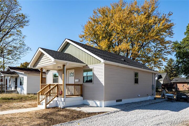 Property Photo:  1809 Rhodes Street  IL 62060 