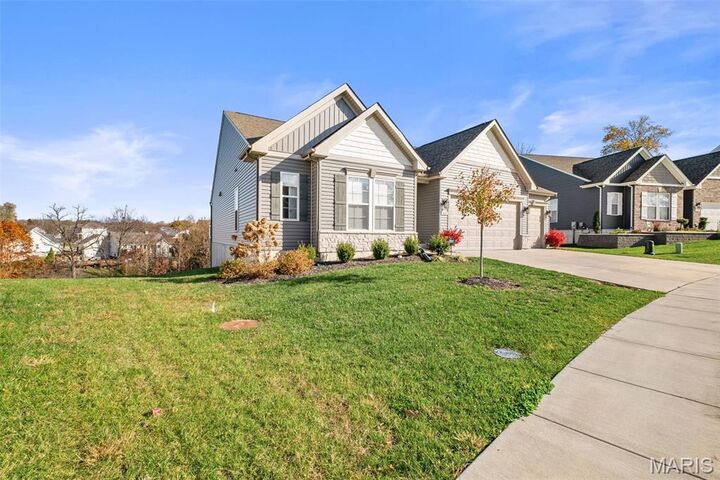 Property Photo:  117 Gronefeld Court  MO 63303 