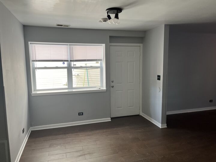 Property Photo: 6538 S Kenwood Avenue 1 IL 60637