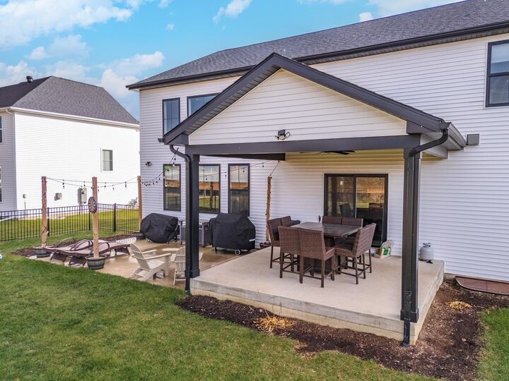 Property Photo:  5104 Finlen Lane  IL 61705 