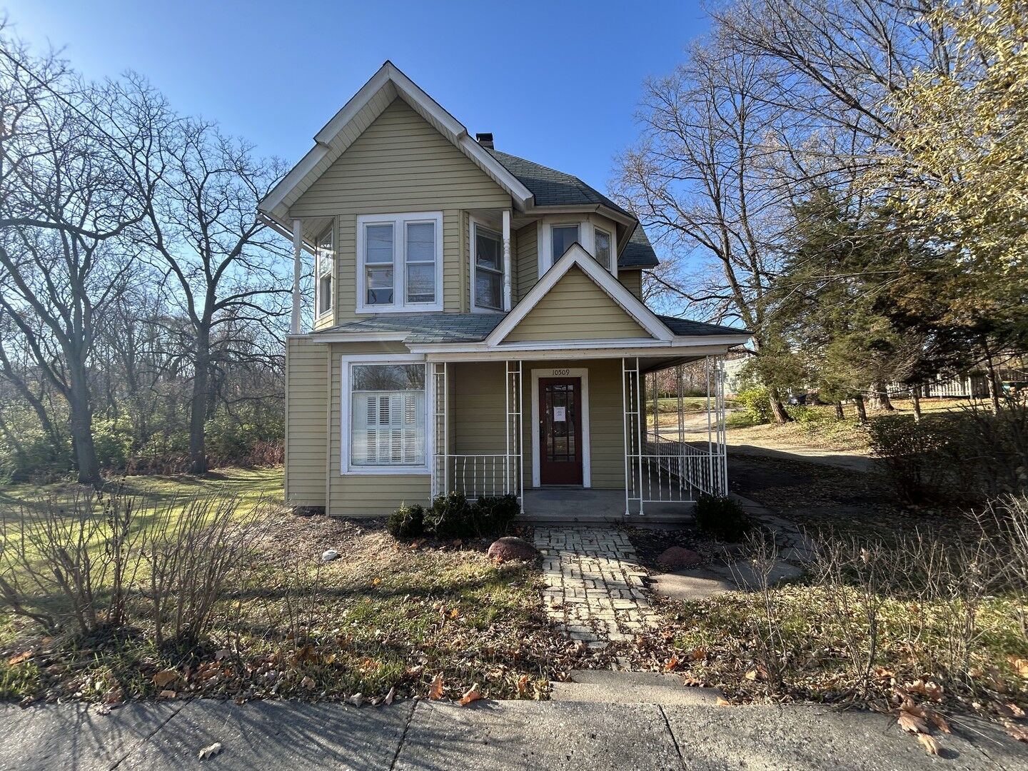 Property Photo: 10509 N Main Street IL 60071