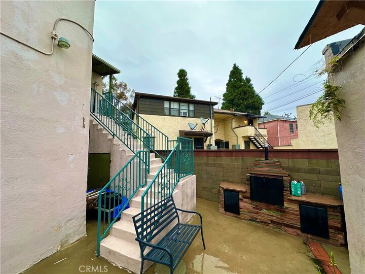 Property Photo: 4056 Creed Avenue CA 90008