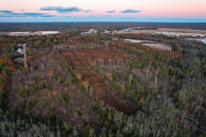 Property Photo:  17 Airport Road  ME 04073 