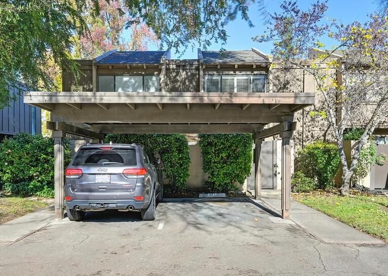 Property Photo: 882 E Woodside Lane 3 CA 95825