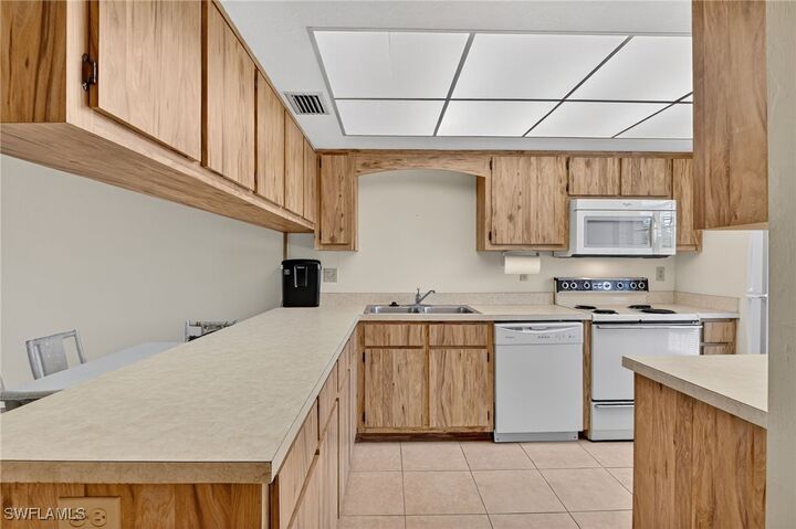 Property Photo: 16031 Dublin Circle 204 FL 33908