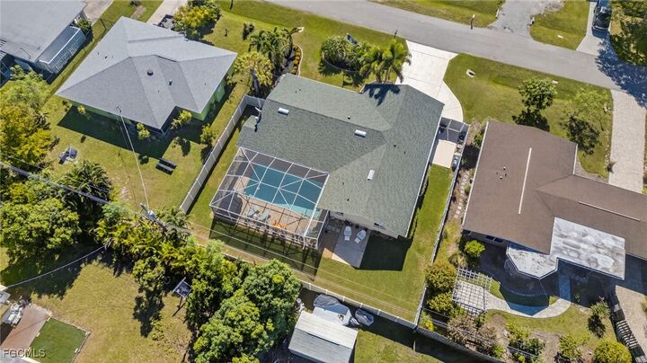 Property Photo:  2243 Flora Avenue  FL 33907 
