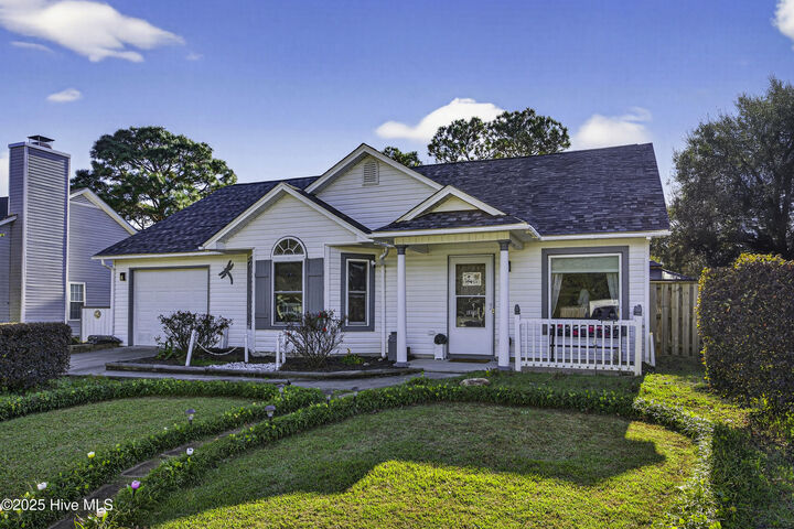 Property Photo:  1220 Lacewood Court  NC 28409 