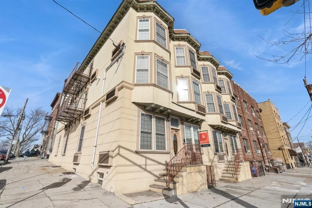 Property Photo:  3683 John F Kennedy Boulevard 2  NJ 07307 