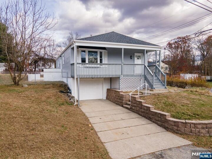 4 Lloyd Avenue  Stanhope NJ 07874 photo