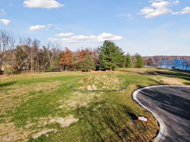 Property Photo:  3961 White Oak Lane  MN 55331 