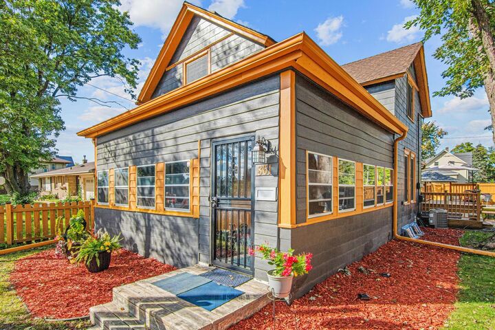 Property Photo: 861 Saint Anthony Avenue MN 55104