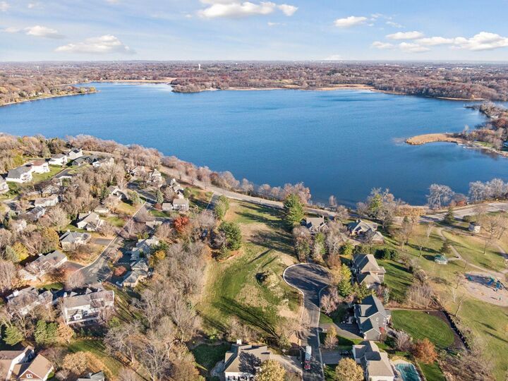 Property Photo:  3981 White Oak Lane  MN 55331 