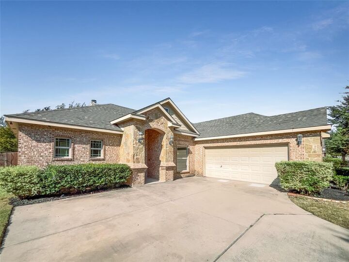 Property Photo: 125 Hickory Creek Drive TX 75154