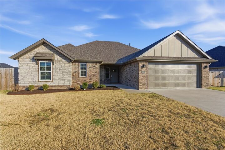 890 Fair Oaks Street  Tontitown AR 72762 photo