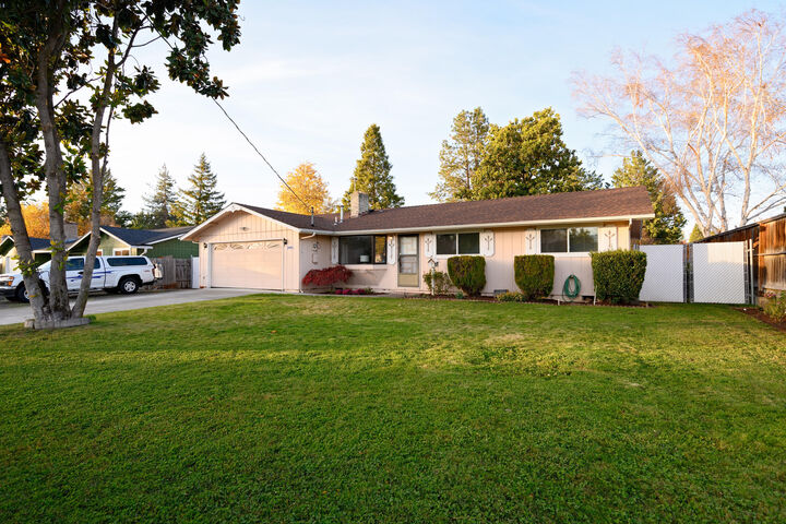 2849 Alameda Street  Medford OR 97504 photo