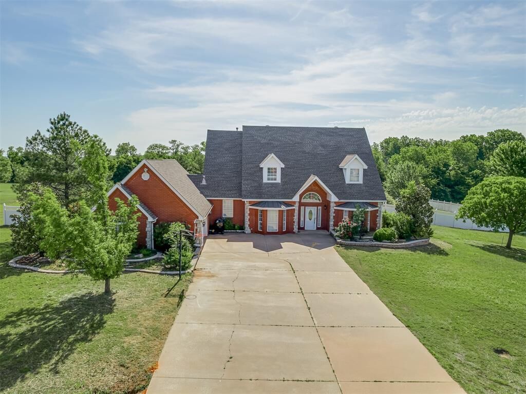 Property Photo:  1930 Deer Trail  OK 73080 