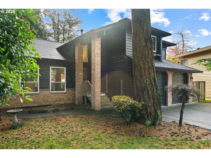 Property Photo:  1720 NW Towle Ct  OR 97030 