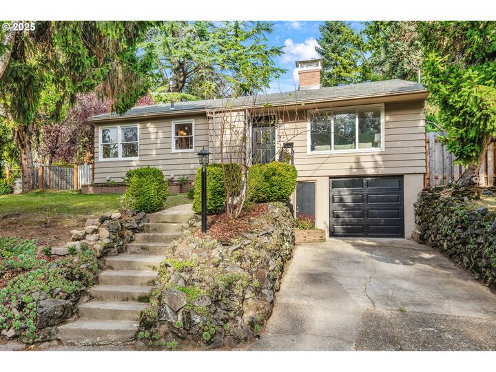 Property Photo:  5411 SW Idaho St  OR 97221 