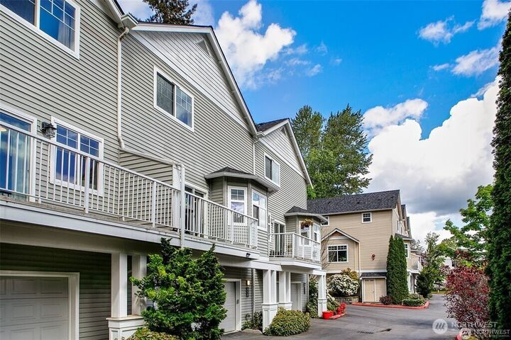 Property Photo:  959  232nd Lane NE  WA 98074 