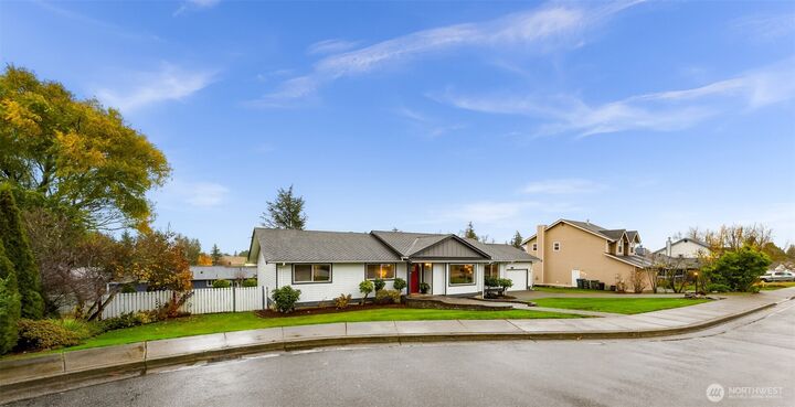 Property Photo:  6074  Meadow Crescent St.  WA 98248 