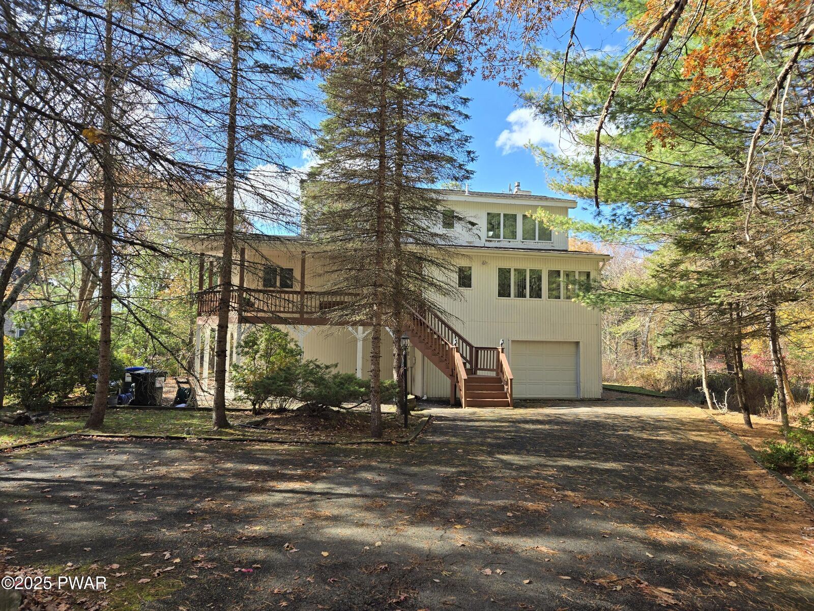 Property Photo:  410 Canoebrook Drive  PA 18428 