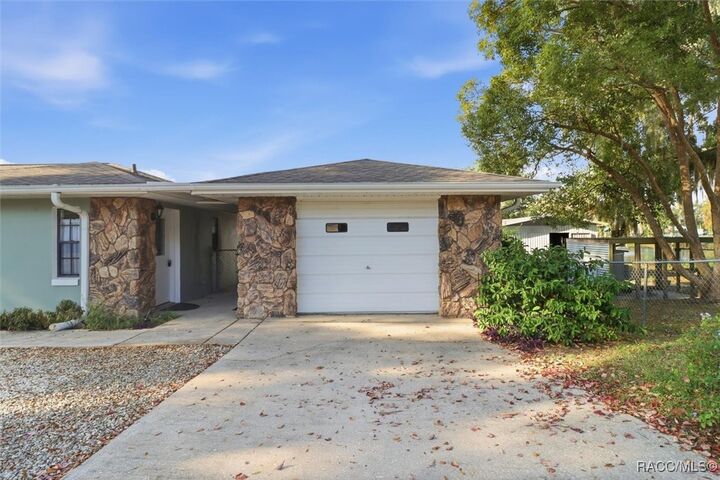 Property Photo:  10256 E Pike Drive  FL 34450 