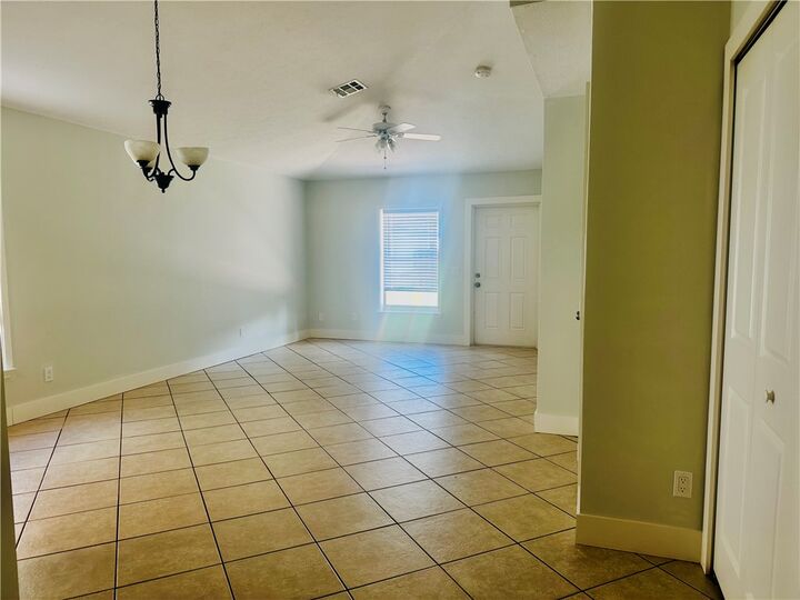 Property Photo:  2170 87th Court  FL 32966 