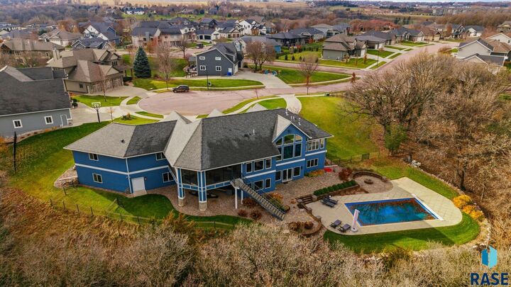 Property Photo:  9004 E Torrey Pine Cir  SD 57110-7614 