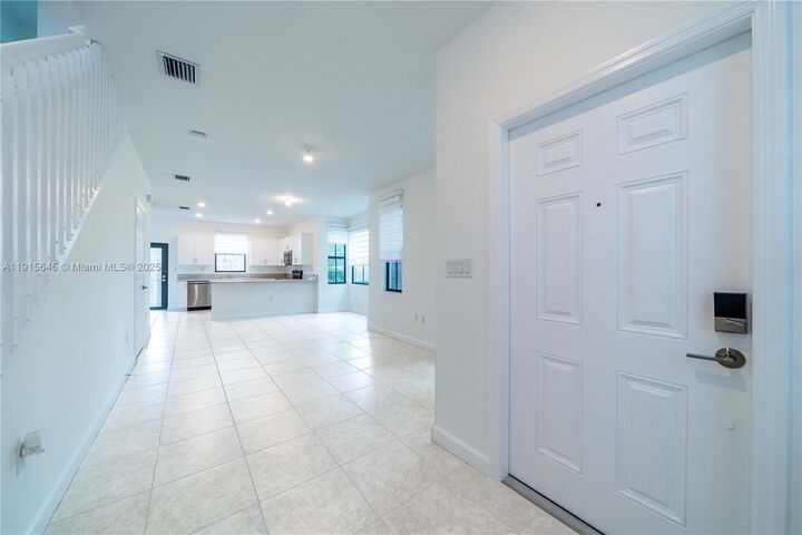 Property Photo:  1928 SW 5th Blvd  FL 33312 