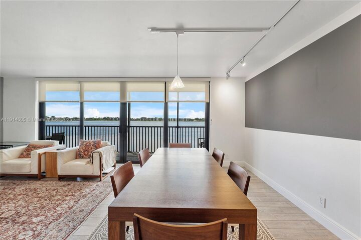 Property Photo:  105 Lake Emerald Dr 216  FL 33309 