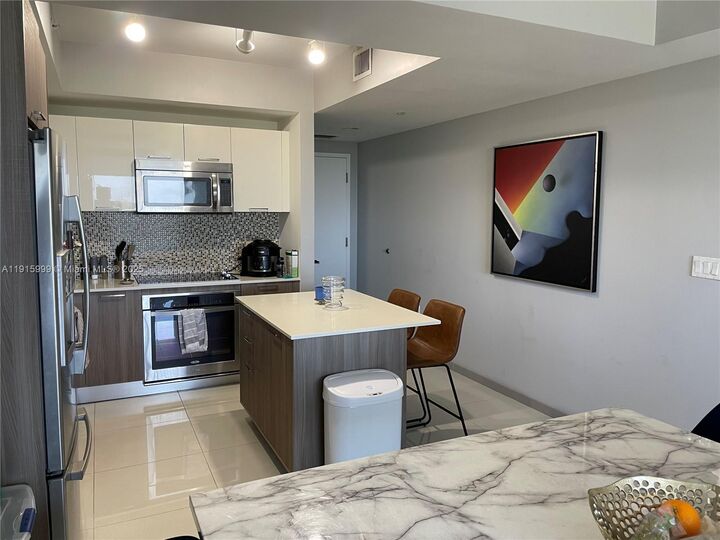 Property Photo:  5300 Paseo Blvd 812  FL 33166 