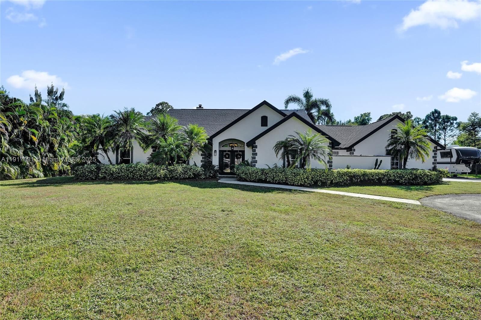 Property Photo:  14194 N 88th Pl N  FL 33470 