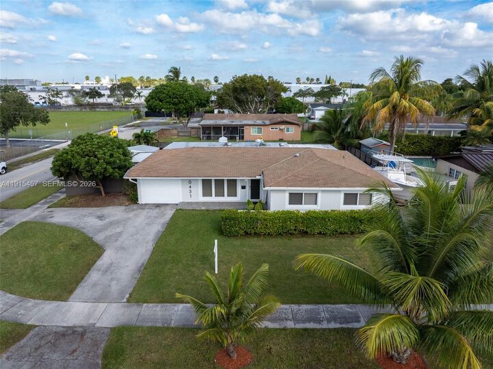 Property Photo:  10431 SW 93rd St  FL 33176 