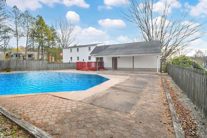 Property Photo:  39 Morningside Lane  CT 06489 