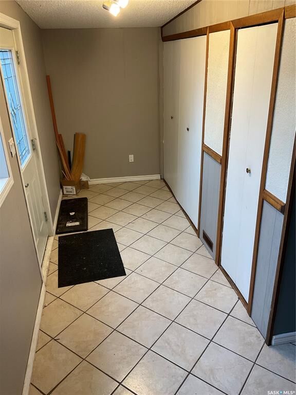 Property Photo:  104 5A Street S  SK S0K 4P0 