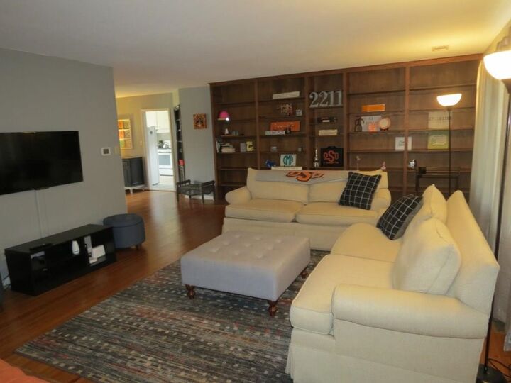 Property Photo:  2211 W 5th  OK 74074 