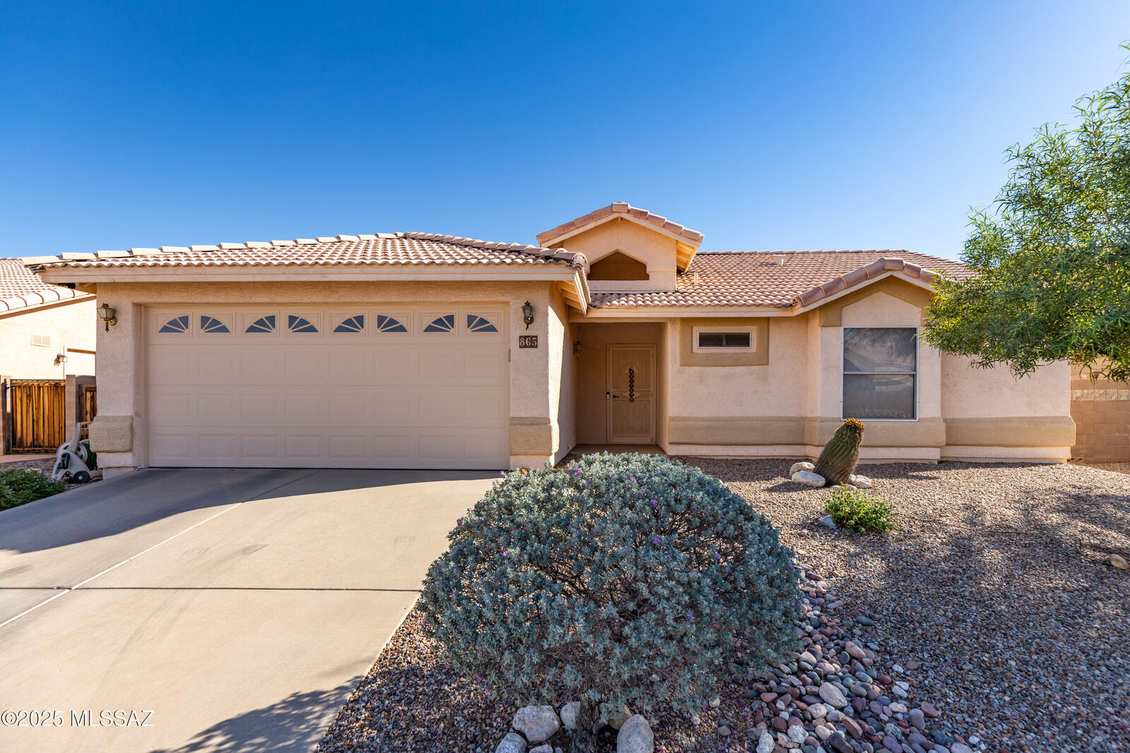 Property Photo: 865 S Smokey Mountains Road AZ 85748