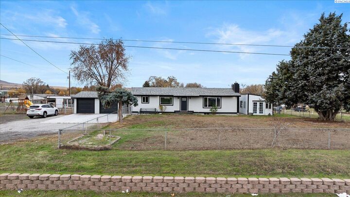 Property Photo:  220006 E 59th Ave  WA 99337 