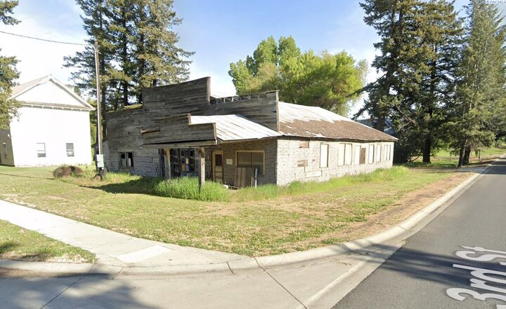 Property Photo:  205 Main Street  WA 99128 