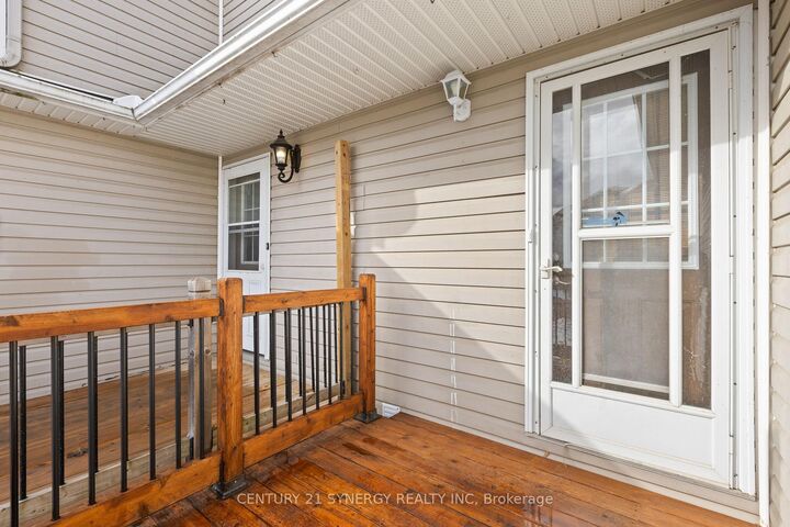 Property Photo:  240 Mississippi Court 12  ON K7C 4R1 