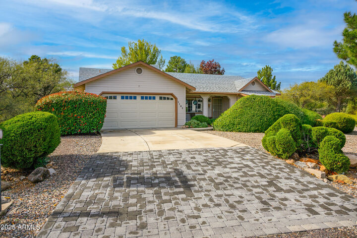 Property Photo: 1102 S Ironwood Circle AZ 86326