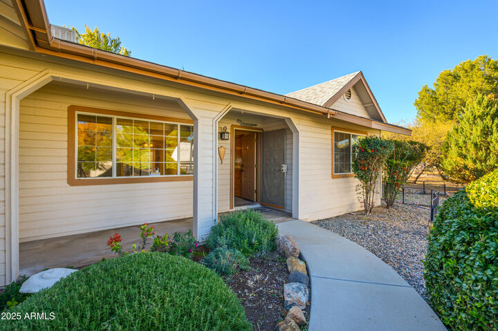 Property Photo: 1102 S Ironwood Circle AZ 86326