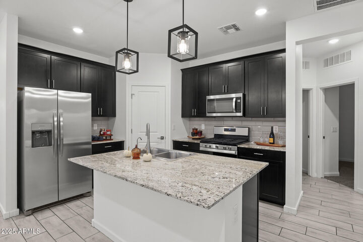 Property Photo: 14178 W Voltaire Street AZ 85379